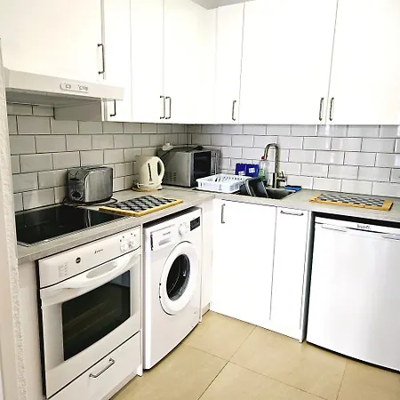 Daire On Peaceful Complex Port Royal K007