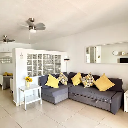 On Peaceful Complex Port Royal K007 アパート